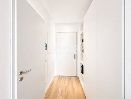 Zwei-Zimmer-Wohnung mit Westausrichtung im DC Tower 2