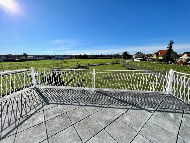Einfamilienhaus mit zwei Garagen in Fernitz! Grundstück ca.1430m²! Erstbezug nach Sanierung! Provisionsfrei! - Bild