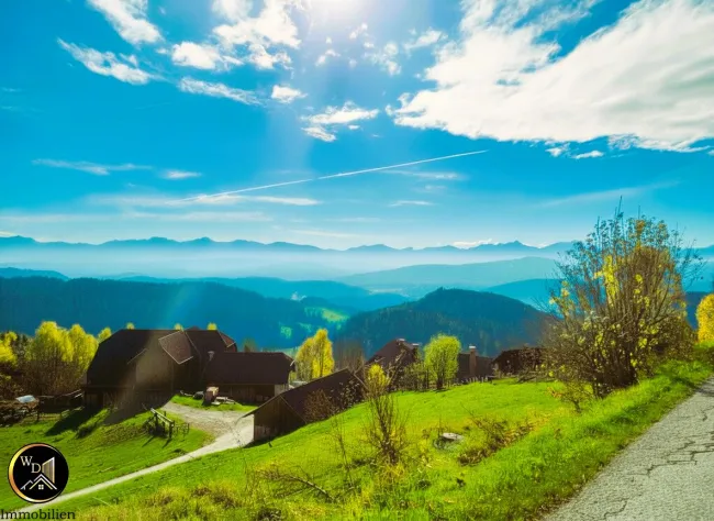 "St. Urban" - Zwischen Simonhöhe und Urbansee-mit unverbaubarem Panoramablick." - Titelbild