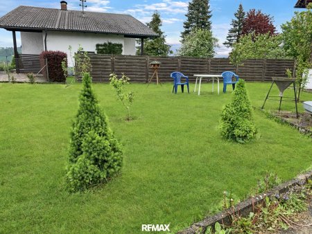 Renovierungsbedürftiges Einfamilienhaus mit Nebengebäude in sonniger Lage nahe Schärding