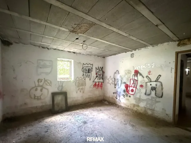Keller
