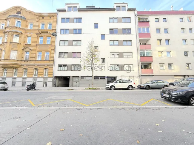 Garagenplatz nahe Hütteldorfer Straße (U3 Station) - Titelbild