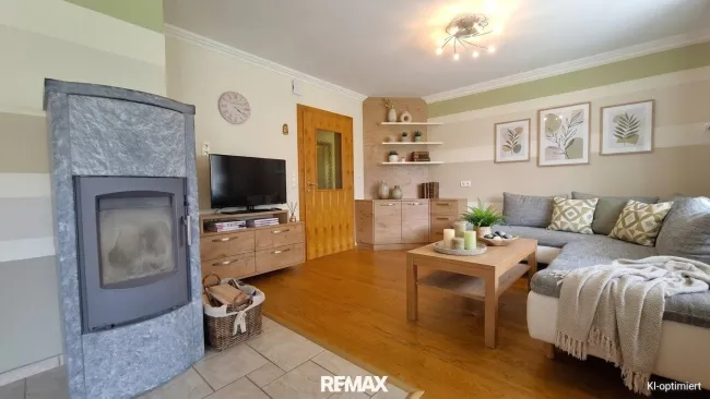 Geräumiges Zweifamilienhaus in Pöndorf - Titelbild
