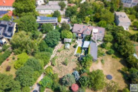 TOP LAGE ! SELTENE GELEGENHEIT ! ca. 2200 m2 GROSSES GRUNDSTÜCK MIT ALTBESTAND IN KLOSTERNEUBURG OBERE STADT !