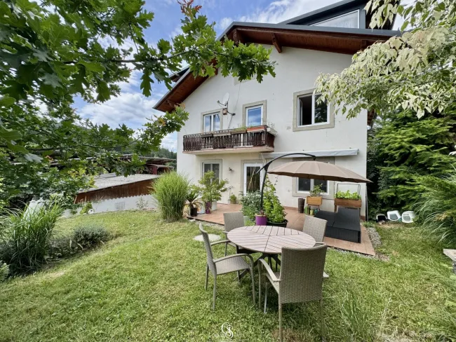 Terrasse mit Garten