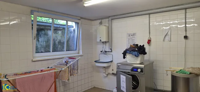 Waschküche befindet sich im EG