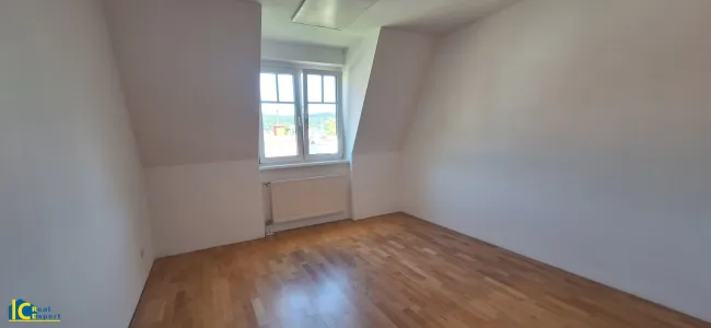 Buchenholzparkett in allen Wohnräumen und im Vorraum