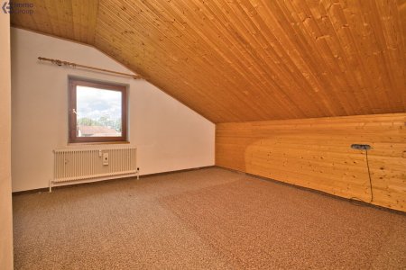 4-Zimmer-Dachgeschosswohnung in Bergheim – Gestaltungspotenzial in ruhiger Lage
