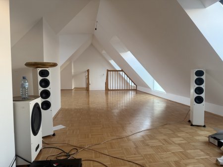 Außergewöhnliche zentrale Stadt-Etagenwohnung 90 m2 mit Terrasse über den Dächern von Graz - Nachmieter gesucht!!