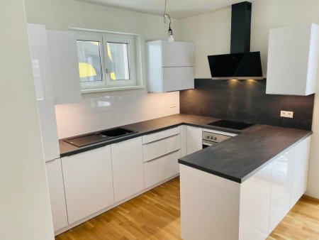 Traumhafte Gartenwohnung - 3 Zimmer - Eckwohnung - 241m2 Garten