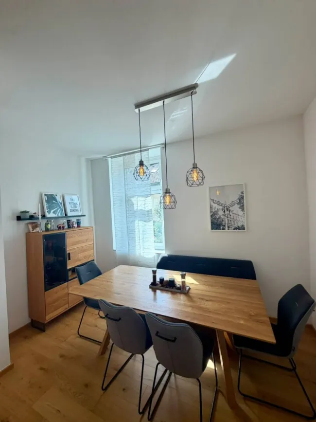 Exklusiv sanierte Eigentumswohnung mit Hauscharakter & 500 m² Eigengrund – Wohnen wie im eigenen Haus - Bild