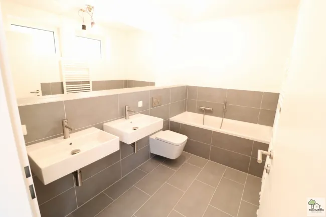 Exklusive 4-Zimmer-Wohnung mit Balkon und Garten im 19. Bezirk, vollsaniert! - Bild