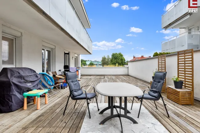 Viktring: Gut gelegene, günstige Eigentumswohnung mit weitläufiger 100m2 Terrasse - Bild