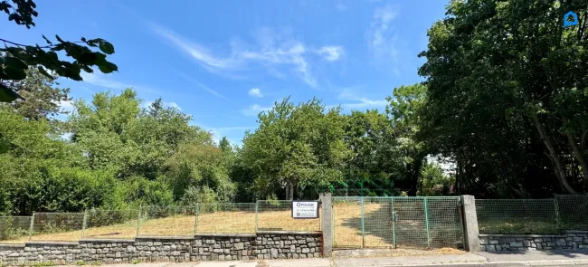"Platz für Ihre Vision -- Baugrund ca. 952 m² -- optimale Breite u. Tiefe -- Südhang am Wolfersberg." - Titelbild