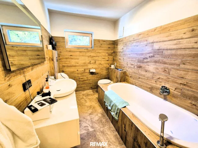 Bad neben Sauna