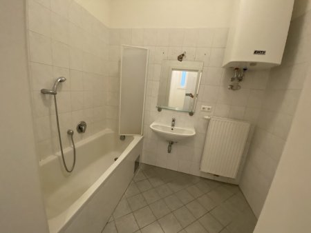 Schöne City Altbauwohnung!- kurze Wege!