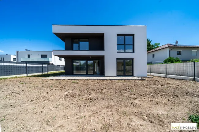 Vollunterkellertes Einfamilienhaus in Bahnhofsnähe - belagsfertig - Titelbild