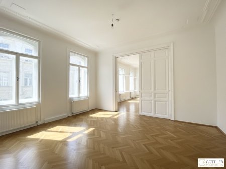 Unbefristet im Diplomatenviertel! Repräsentative 5-Zimmer-Stilaltbau-Wohnung mit zwei kleinen Balkonen beim Arenbergpark