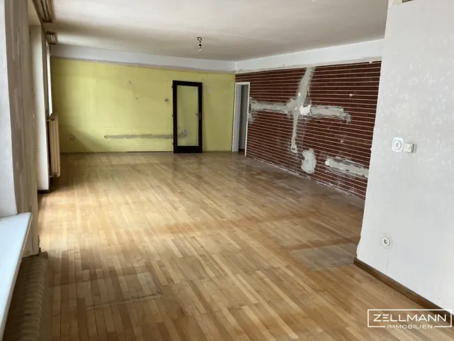 LAGE-LAGE "Am Himmelhof" renovierungsbedürftige Großwohnung | ZELLMANN IMMOBILIEN - Bild