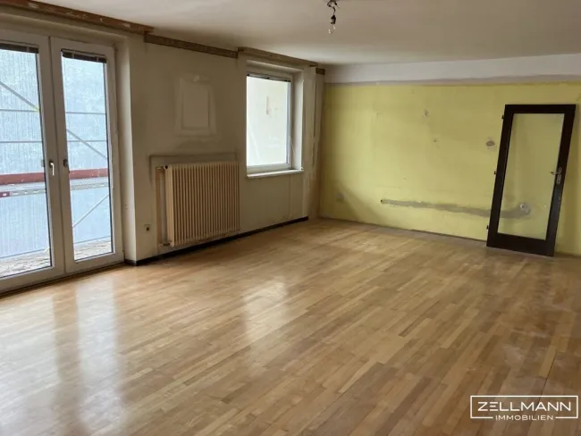 LAGE-LAGE "Am Himmelhof" renovierungsbedürftige Großwohnung | ZELLMANN IMMOBILIEN - Bild