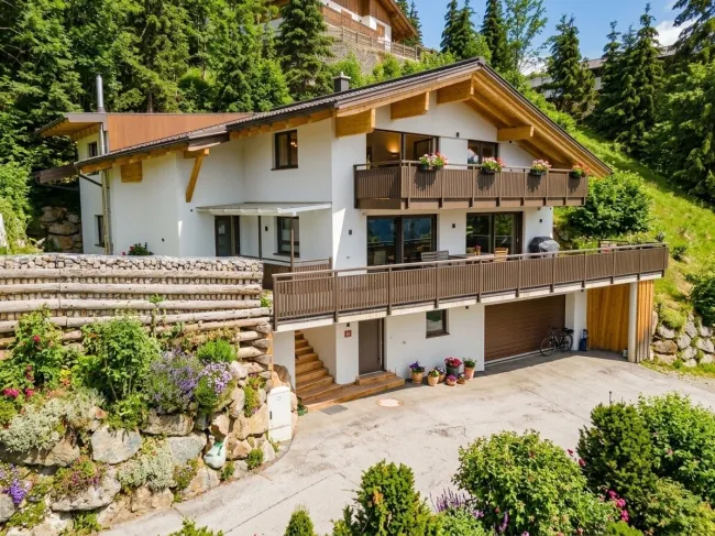 ZWEITWOHNSITZ! Neuwertiges Ferienhaus mit Ski-in/Ski-out bestehend aus 2 Wohnungen in Maria Alm/Hinterthal - Titelbild