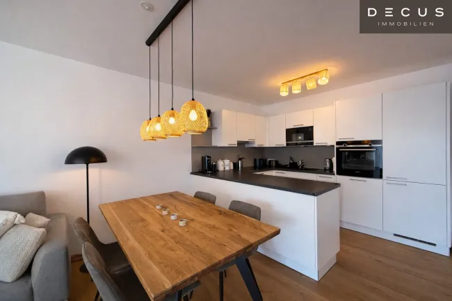 ELEGANTE 2-ZIMMER WOHNUNG | WESTBALKON IN INNENHOFRUHELAGE | HOCHWERTIGE KÜCHE UND MÖBLIERUNG - Bild