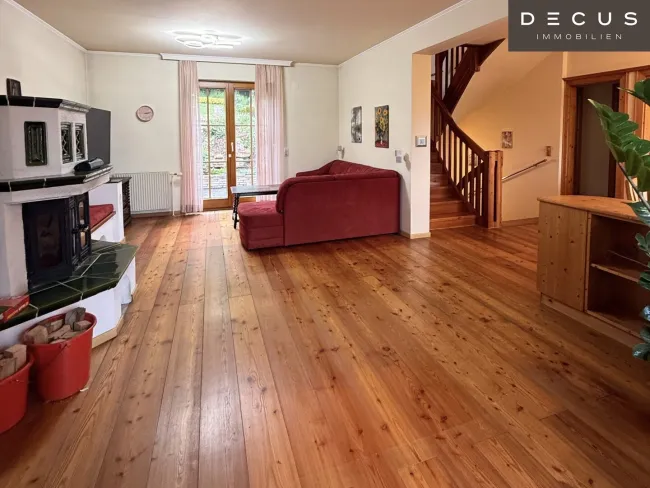 DOPPELHAUS I GRÜNRUHELAGE MIT IDYLLISCHEN GARTEN I GARAGE I WALLBOX I KELLER - Bild