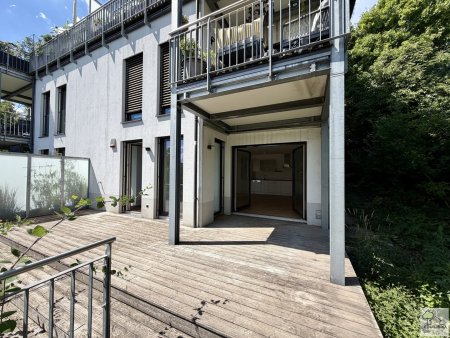 Traumhafte 3-Zimmer-Wohnung in 1230 Wien mit Terrasse und kleiner Grünfläche !