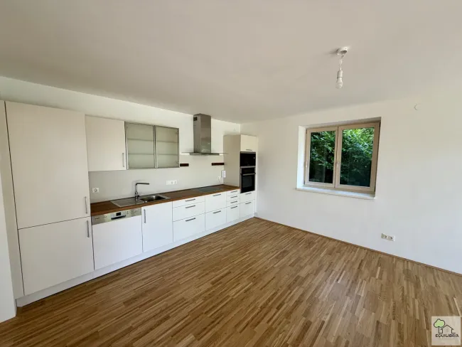 Traumhafte 3-Zimmer-Wohnung in 1230 Wien mit Terrasse und kleiner Grünfläche ! - Bild