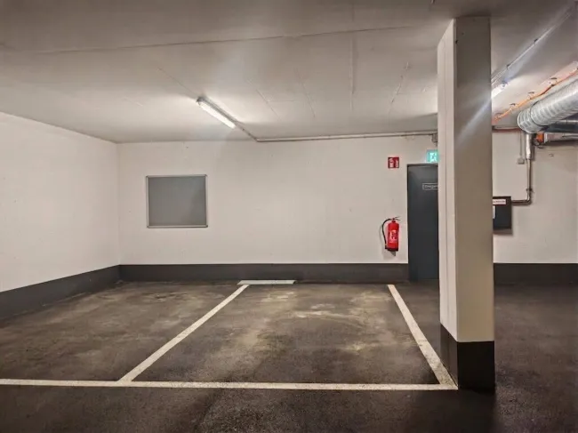 Bequemer Tiefgaragenstellplatz - Bild