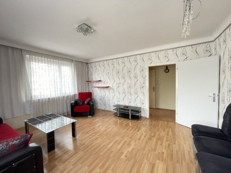 3-Zimmer mit separater Küche im 3en Stock ohne Lift: teilmöbliert!