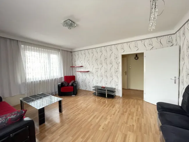 3-Zimmer mit separater Küche im 3en Stock ohne Lift: teilmöbliert! - Titelbild