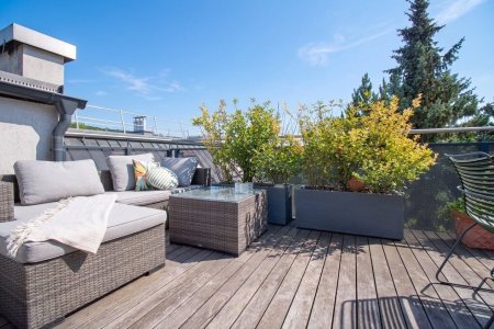 Stadtnah. Grün. Besonders: Wunderschöne, familienfreundliche 4-Zimmer-Dachgeschoß-Maisonette | private Terrasse | perfekte Verkehrsanbindung