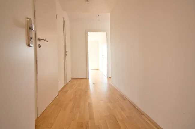 Wohnen trifft Arbeiten – 2,5-Zimmer-Wohnung mit Balkon & angrenzendem Büro mit separatem Zugang - Bild