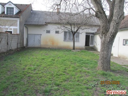 Baugrund 850m² mit altem Bauernhaus und schönem Ausblick in 7141 Podersdorf am See – Ihr Traumgrundstück!