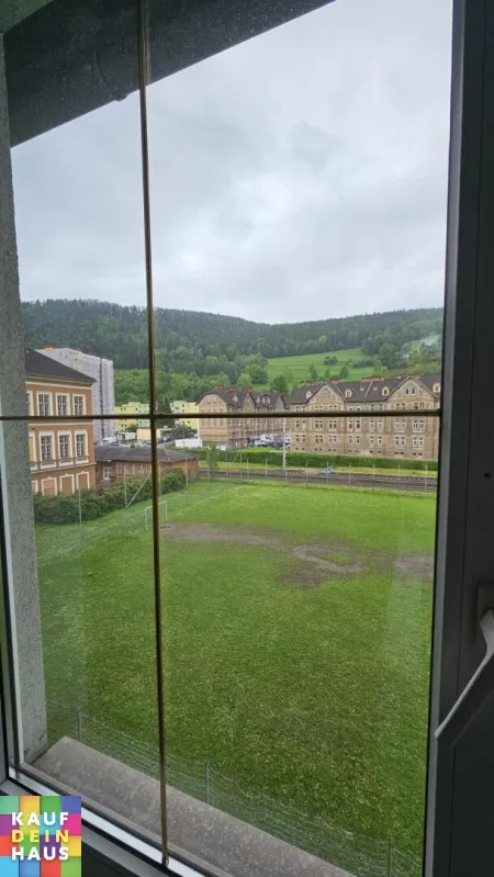 Frisch saniert 1-Zimmerwohnung mit Küche - Bild