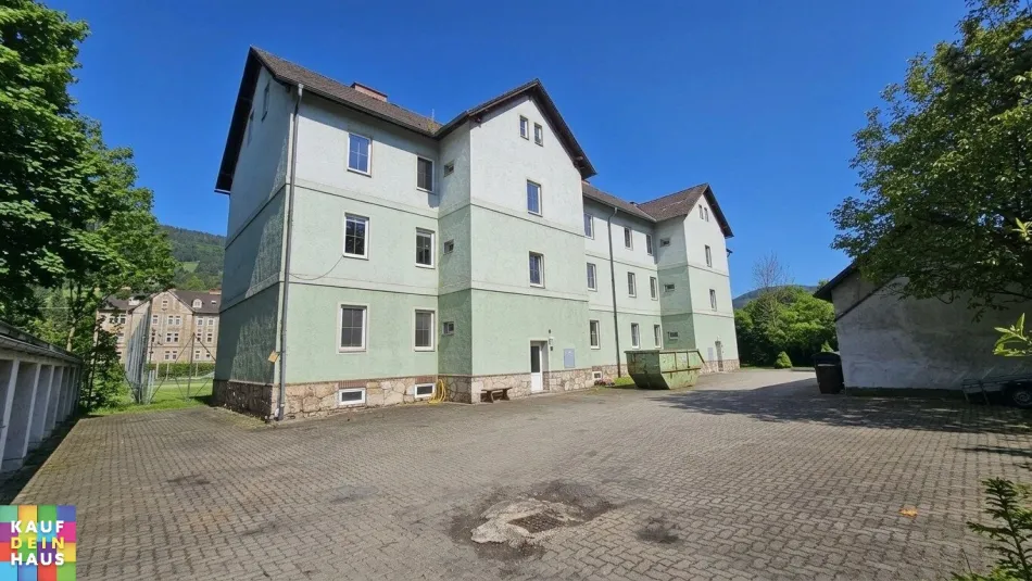 Frisch saniert 1-Zimmerwohnung mit Küche - Bild