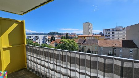Drei Zimmer Genossenschaftswohnung mit Balkon