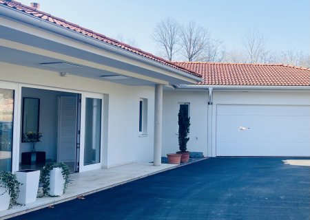 Garagen - Eingang Villa