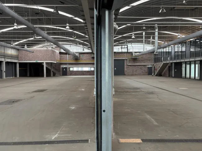 Große Lager-/Produktionshalle mit flexibler Einteilungsmöglichkeit in Mattighofen - Bild