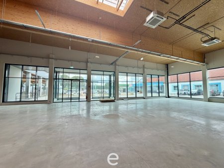 Retail- und/oder Lagerfläche mit Freiverkaufsfläche und Freilagerfläche in zentraler Lage in Stockerau