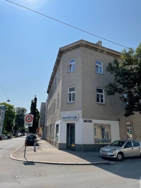 Attraktives Investment in 1220 Wien + Ertragsstarkes Zinshaus mit Entwicklungspotenzial, angrenzendem Baugrund und zusätzlichem Baupotenzial von rund 900 m²