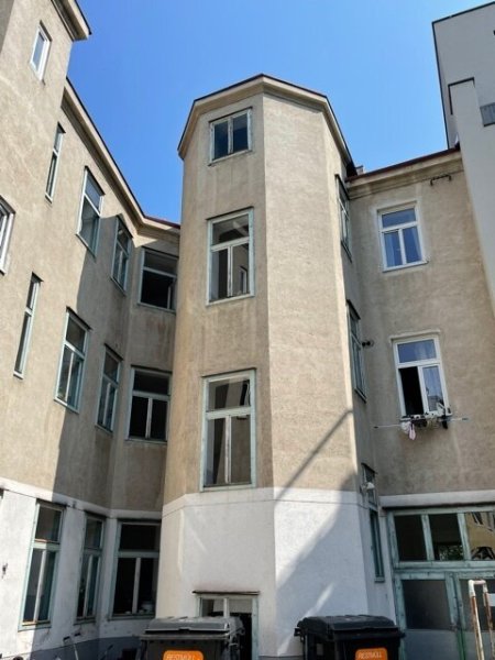 Attraktives Investment in 1220 Wien + Ertragsstarkes Zinshaus mit Entwicklungspotenzial, angrenzendem Baugrund und zusätzlichem Baupotenzial von rund 900 m²