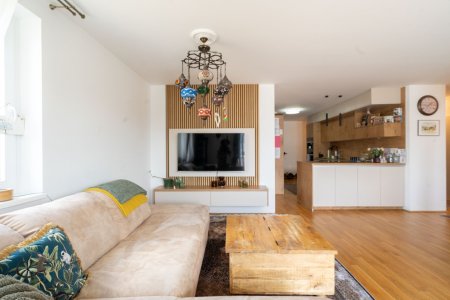 Traumhafte 4-Zimmer Wohnung mit Balkon+ Tiefgaragenparkplatz zu kaufen, Nähe Solar City