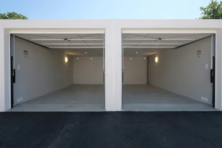 Blaufränkisch Storage - Ein Platz zum Verweilen - Garage und Container