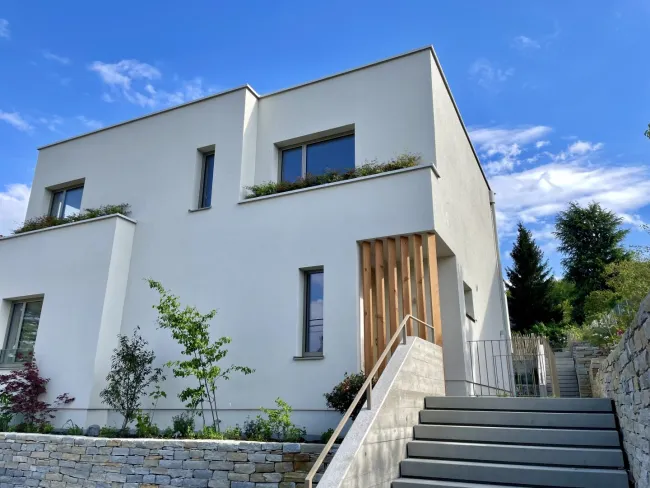 Provisionsfrei - Exklusives Einfamilienhaus mit großem Pool am Kahlenberg in Klosterneuburg - Bild