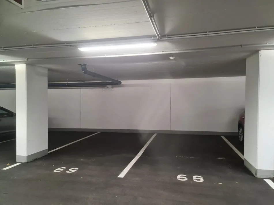 Garagenstellplatz in Wiener Neudorf - Titelbild