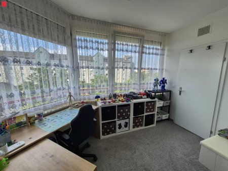Helle Familienwohnung im Top-Zustand mit südseitiger Loggia