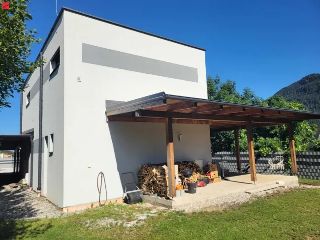 Moderner Wohntraum in Grenznähe zu Italien - Titelbild
