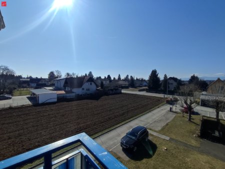 Gepflegte und helle Wohn(t)raum-Oase mit Balkon & Parkplatz!